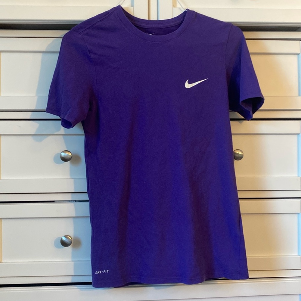 Men’s Nike tee
